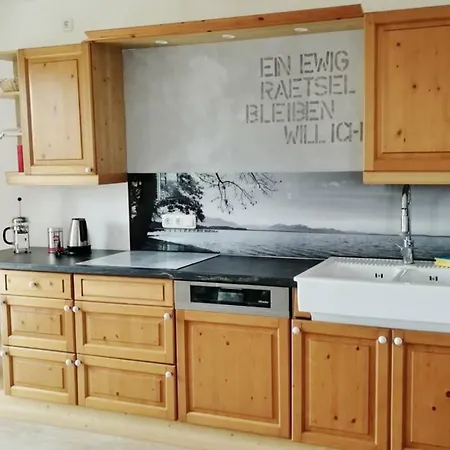Ferienwohnung In Seenaher Kuenstlervilla In Gstadt Gstadt am Chiemsee Buitenkant foto