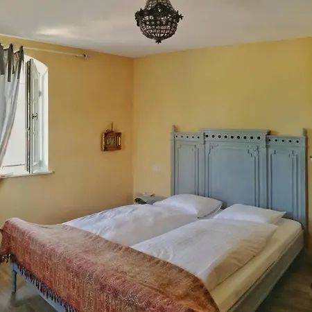 Ferienwohnung In Seenaher Kuenstlervilla In Gstadt Gstadt am Chiemsee Buitenkant foto