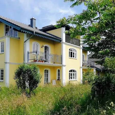 Ferienwohnung In Seenaher Kuenstlervilla In Gstadt Gstadt am Chiemsee Buitenkant foto