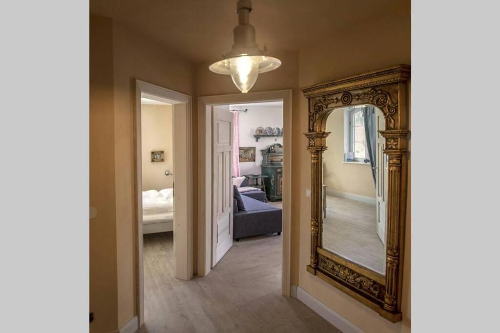 In Seenaher Kuenstlervilla In Gstadt Apartment